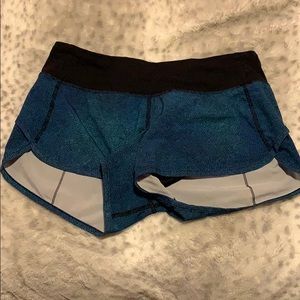 Lululemon Speed Up shorts 2.5”